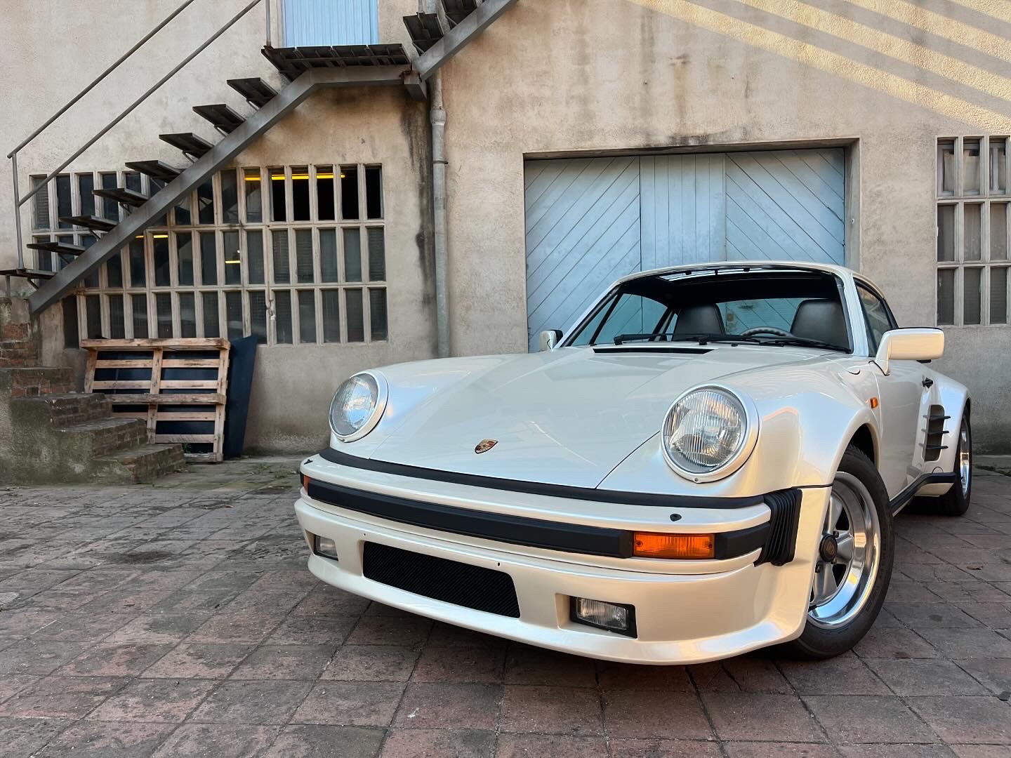 Restauracion-Coche-Clasico-Porsche-Interior-Asientos-Moqueta-911-930-1